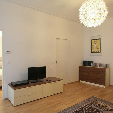 Moderne Stadtwohnung Mit Balkon Vienna Bilik gambar