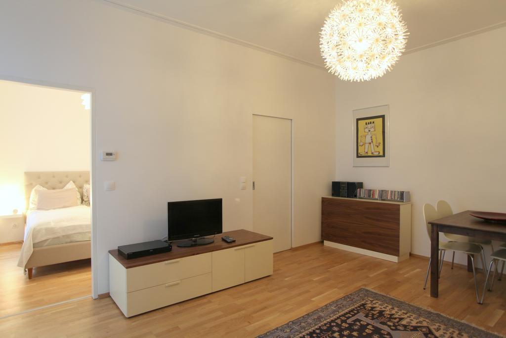 Moderne Stadtwohnung Mit Balkon Vienna Bilik gambar