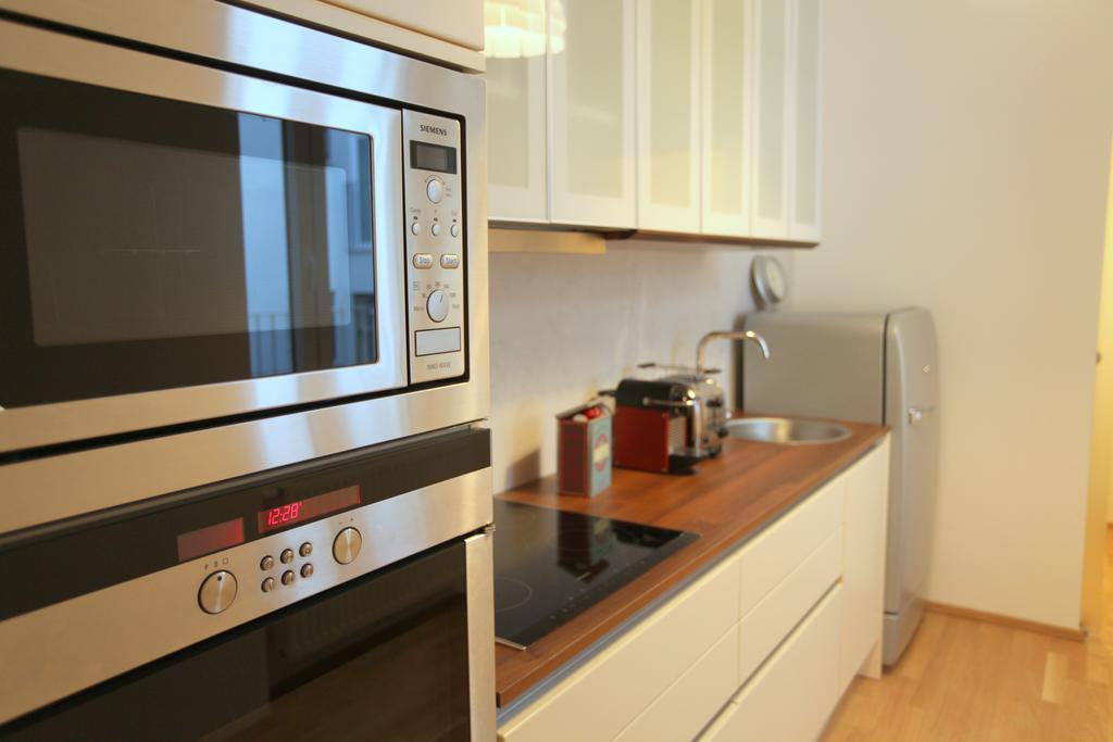 Moderne Stadtwohnung Mit Balkon Vienna Bilik gambar