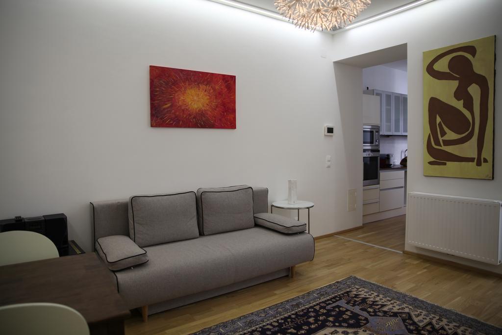 Moderne Stadtwohnung Mit Balkon Vienna Luaran gambar